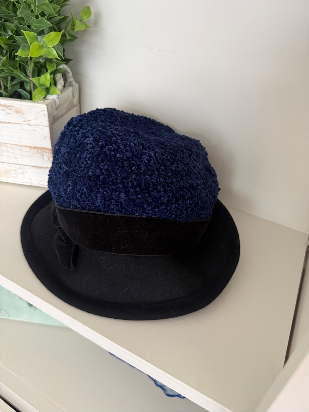 Vintage Vica’s New York Ariane Millinery Navy Chenille Black Felt Hat